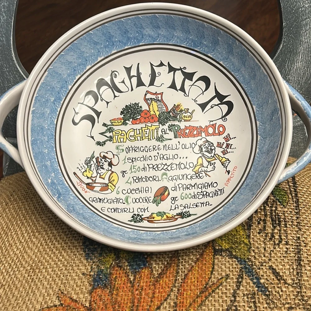 Vintage ceramic bowl (Sorrento, Italy. )